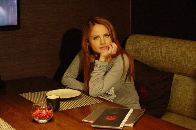 МакSим поздравляет молодожёнов